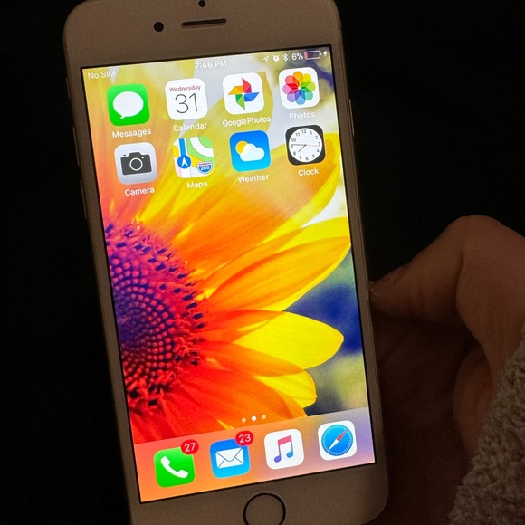 iPhone 6 16 GB Used but Good Condition No Sim Card No Cracks - Picture 7 of 11